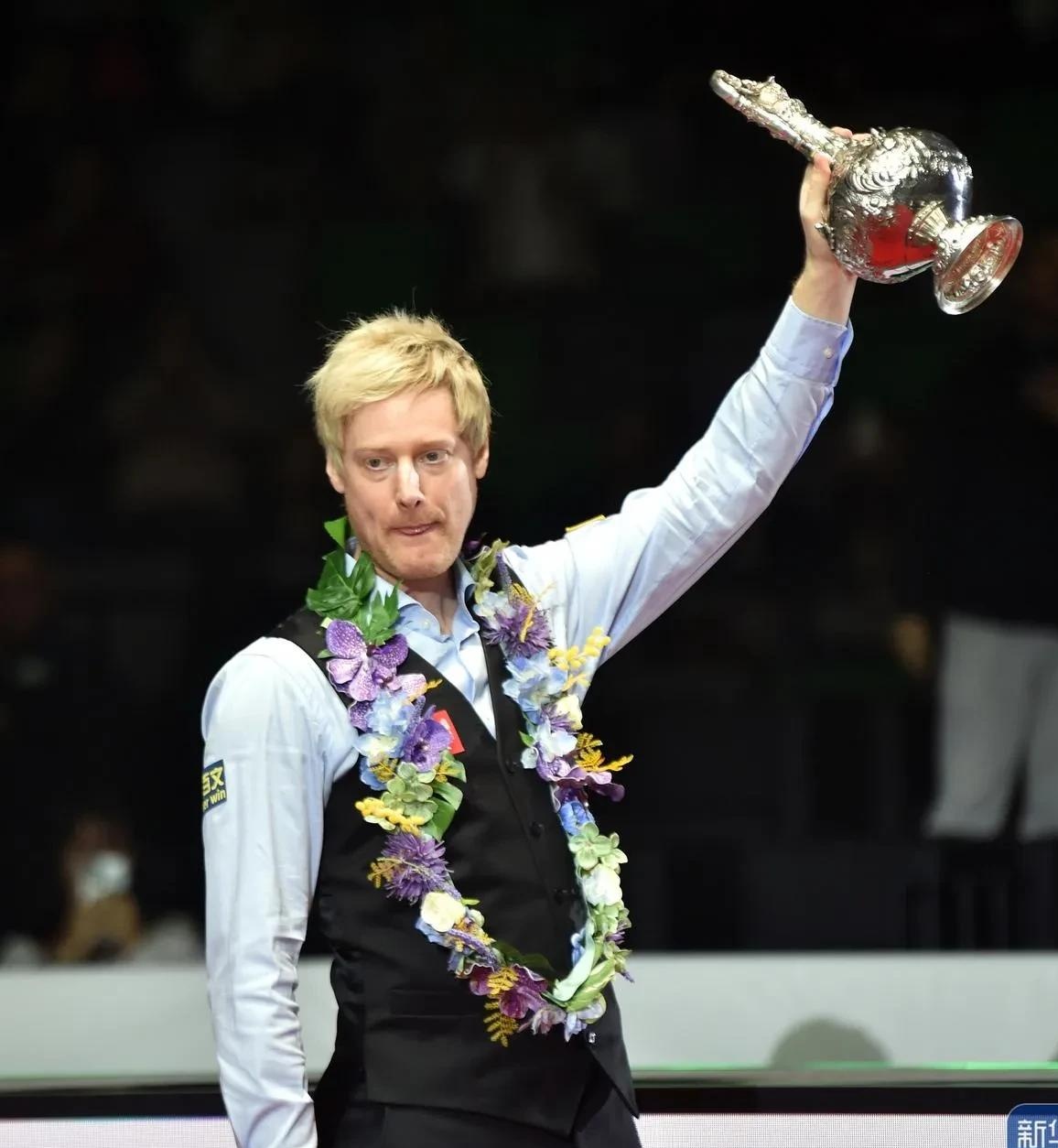 部会议上警 部会议上警