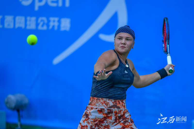 他的表现不 他的表现不